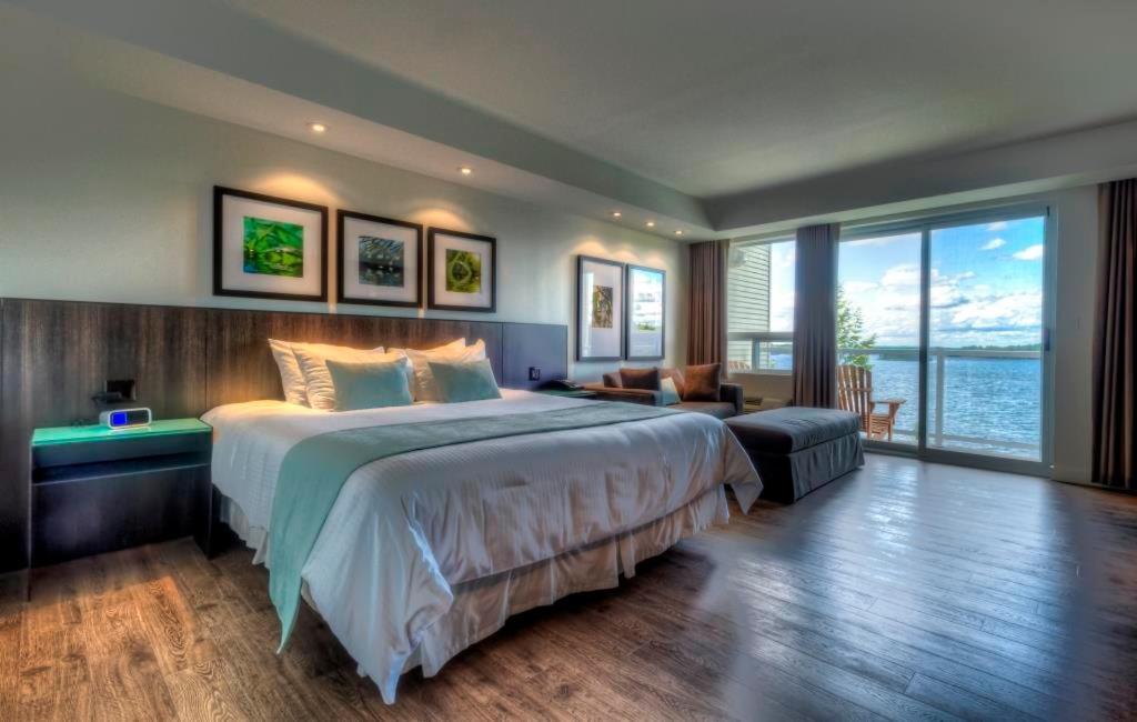 Taboo Muskoka Hotel Gravenhurst Exterior photo