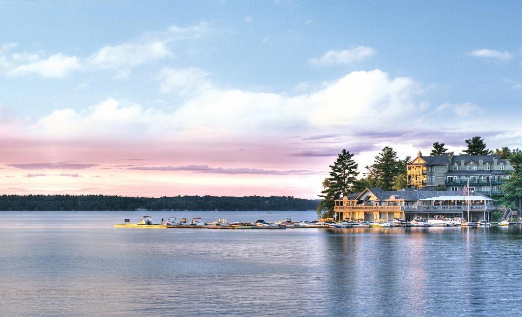 Taboo Muskoka Hotel Gravenhurst Exterior photo