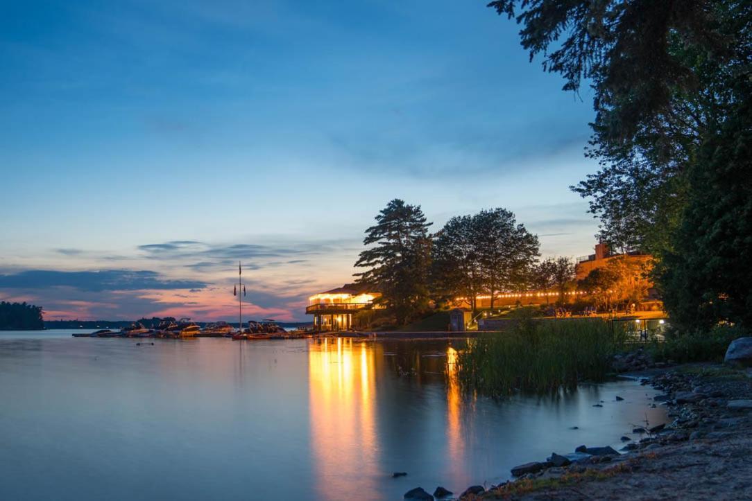 Taboo Muskoka Hotel Gravenhurst Exterior photo