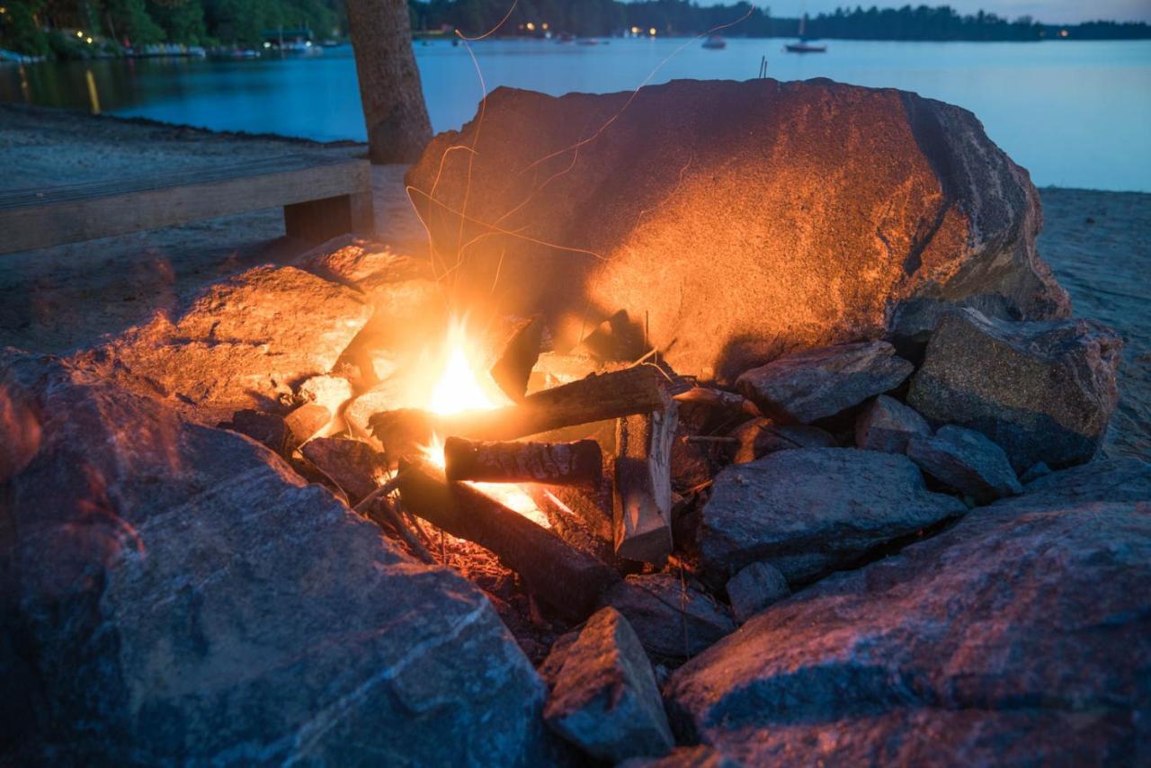 Taboo Muskoka Hotel Gravenhurst Exterior photo