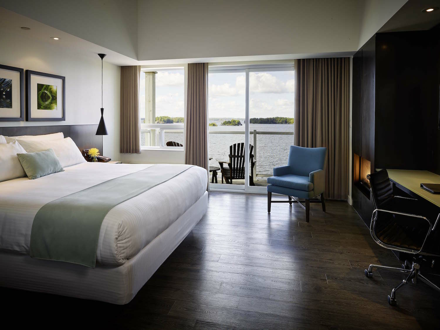 Taboo Muskoka Hotel Gravenhurst Exterior photo